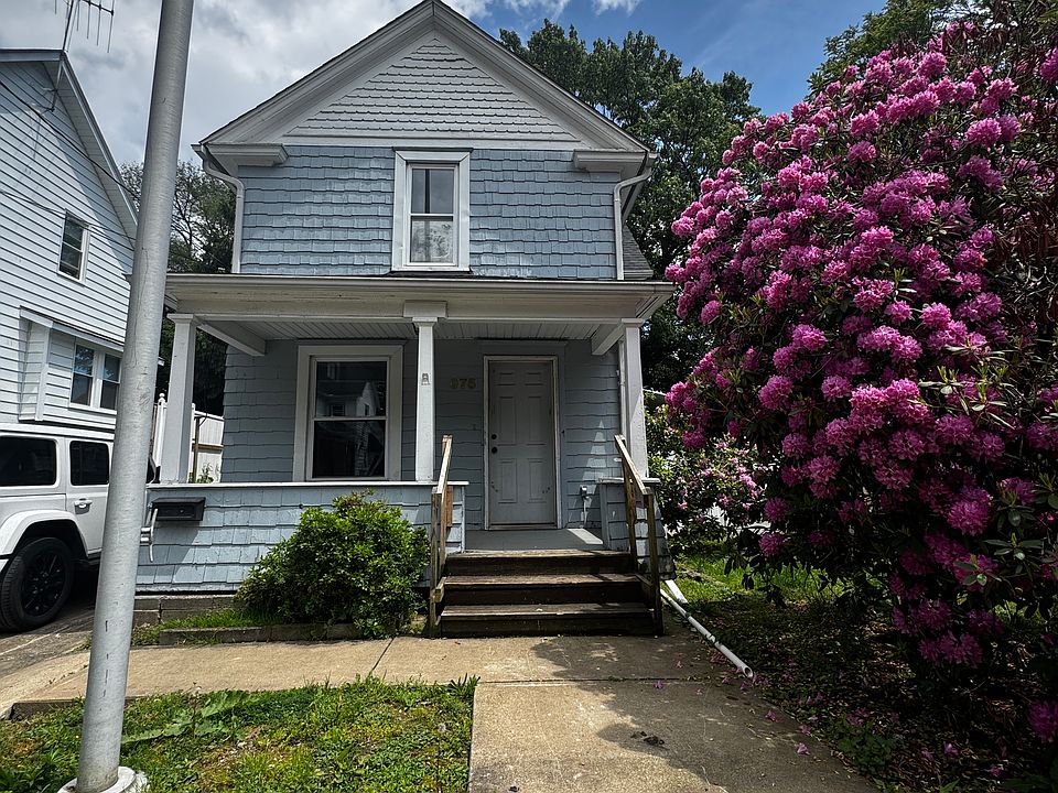 1st image of 975 Collinwood Ave