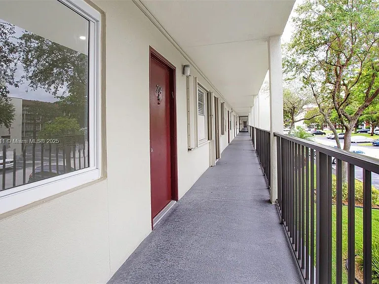 13250 SW 7th Ct #204L — Photo 33