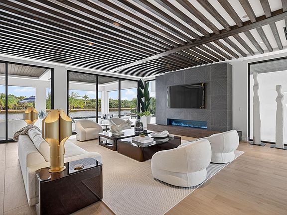 3rd image of 1918 Intracoastal Drive
