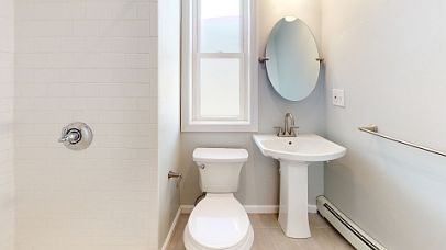 4th image of 677 Bennington St APT 3