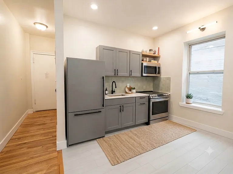 134 E 59th St #2 — Photo 1