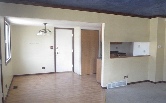 3rd image of 29W616 Winchester Cir N Unit 3