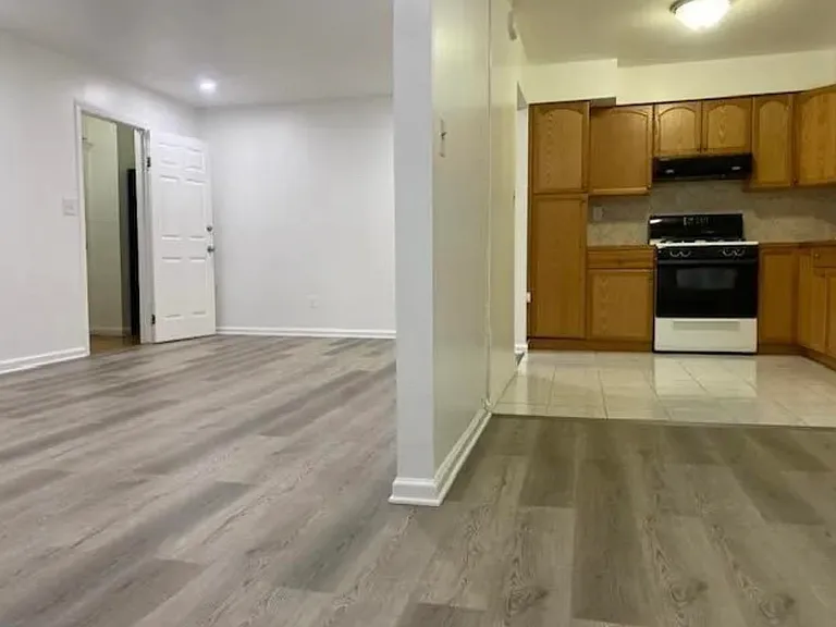 121 Mallory Ave #3 — Photo 6