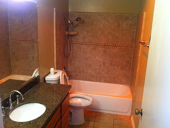 5th image of 17628 Alburtis Ave Unit 27