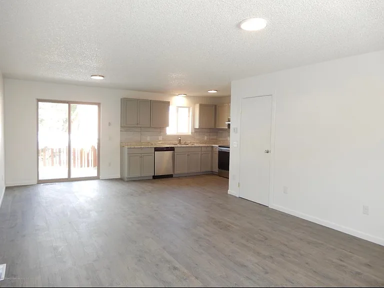 1067 Cleveland St — Photo 2