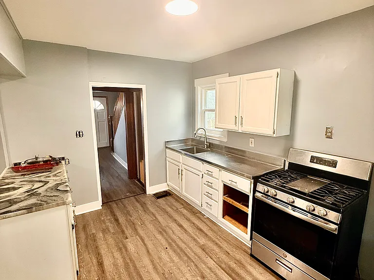 421 Hays Ave — Photo 6
