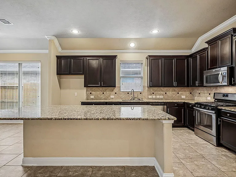 4850 Palomar Ln — Photo 4