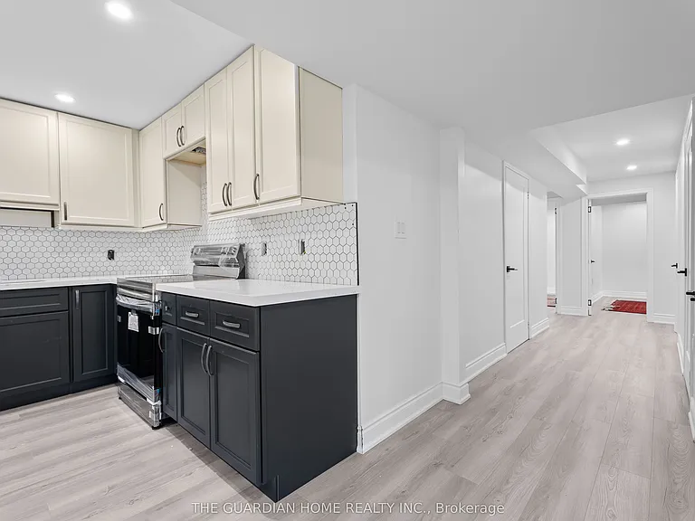 44 Williamson Dr W — Photo 15
