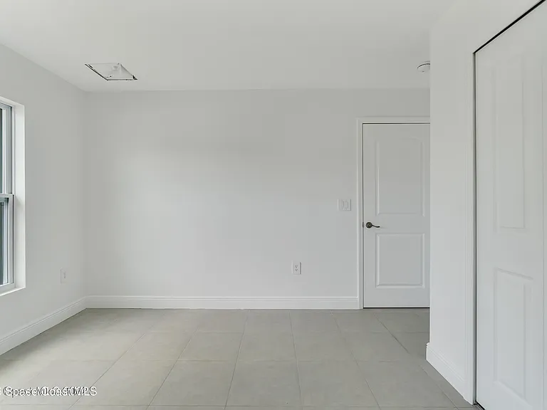2310 Madrid Ave SE — Photo 16