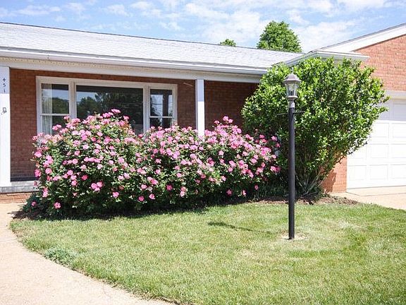 4th image of 451 Preston Dr
