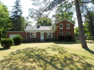 1335 Peppermill Rd, Lapeer, MI 48446