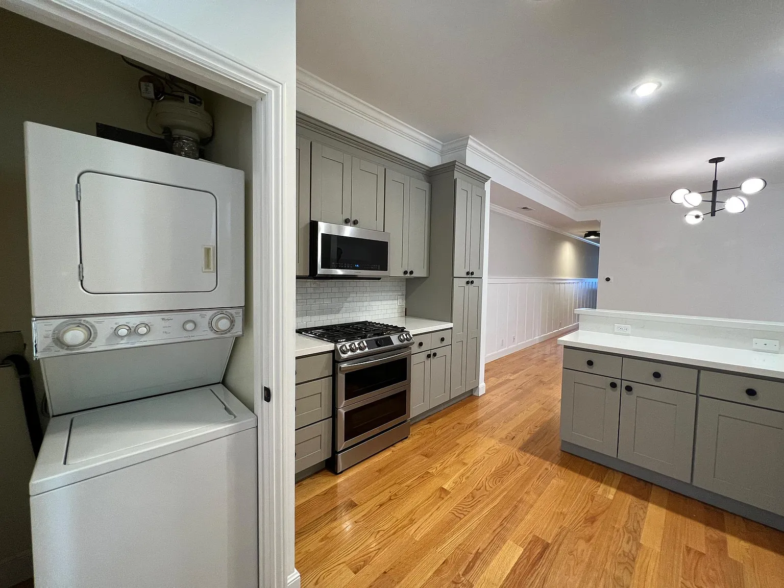 2 bed, 925 sqft, $6,000 — Photo 4