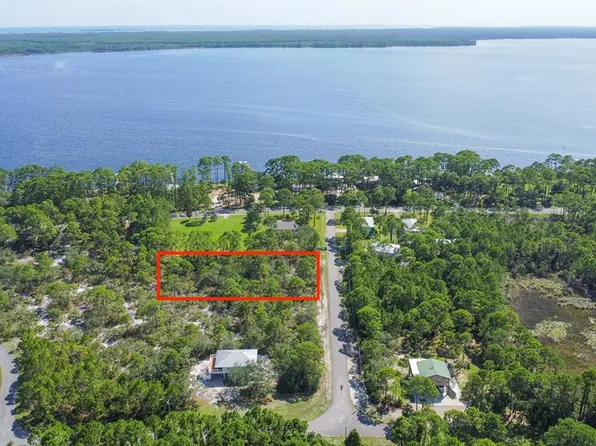 16 Skyhawk Ln, Panacea, FL 32346