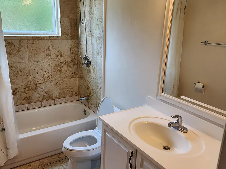 816 Crothers Ln — Photo 14