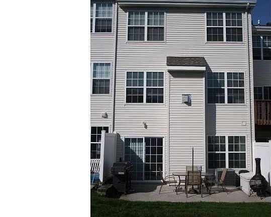 2nd image of 1040 Buckingham Dr #30