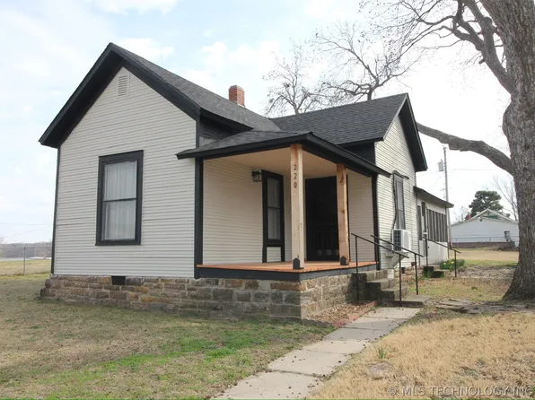 220 Belt Ave, Eufaula, OK 74432