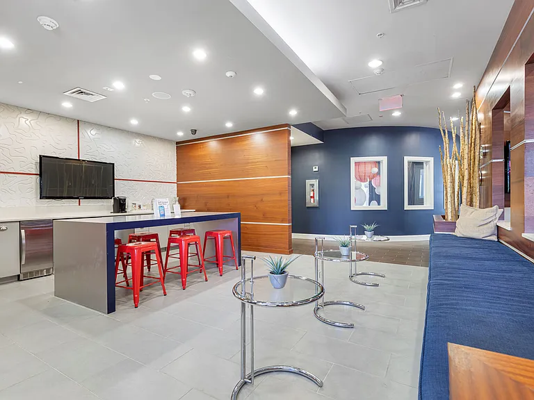 Town Aventura — Photo 10