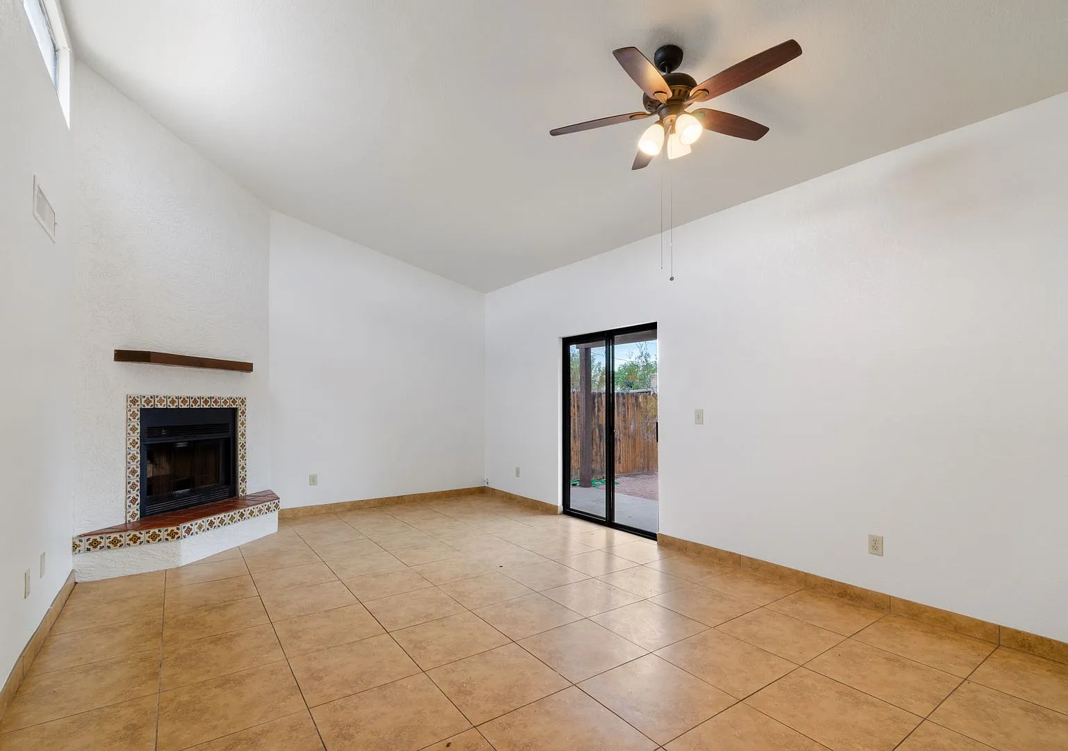 Private and Charming 2 Bed 1 Bath house — Photo 4
