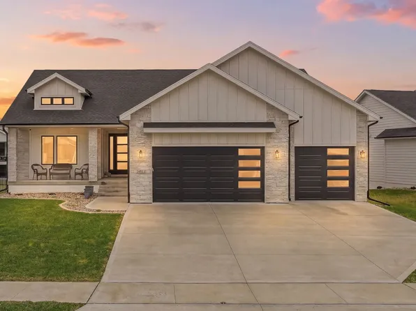 5021 148th Cir, Urbandale, IA 50323