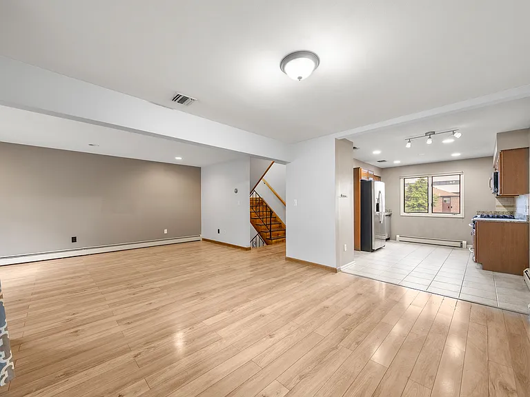 140 Allwood Rd #C — Photo 13