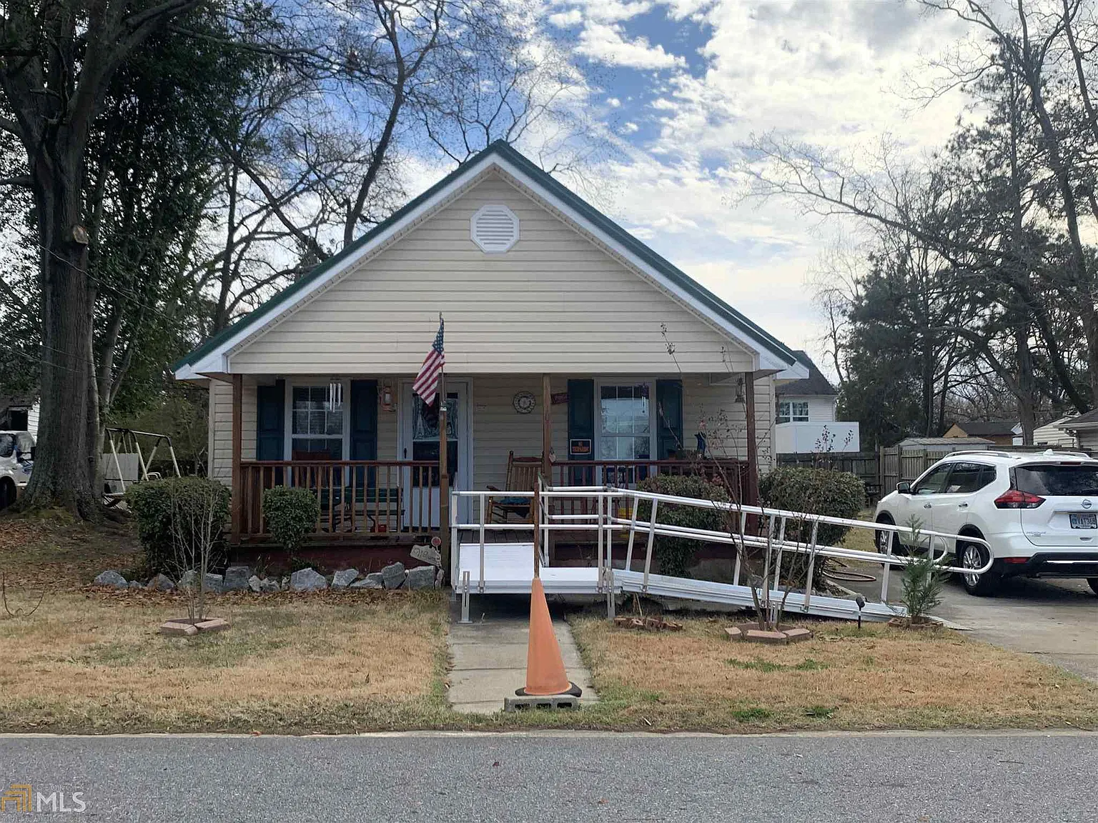 101 Griffith St photo 1