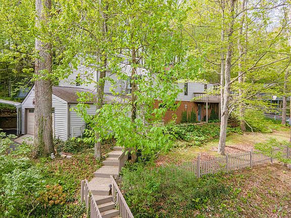 3rd image of 123 Primrose Dr