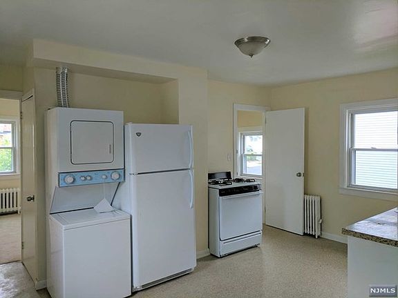5th image of 38 Race St Unit 2