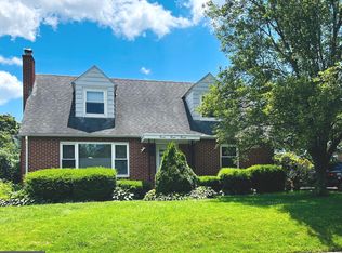 3811 Schoolhouse Ln, Harrisburg, PA 17109