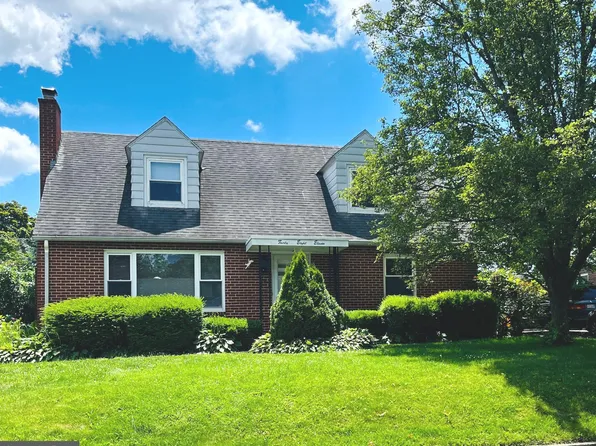 3811 Schoolhouse Ln, Harrisburg, PA 17109