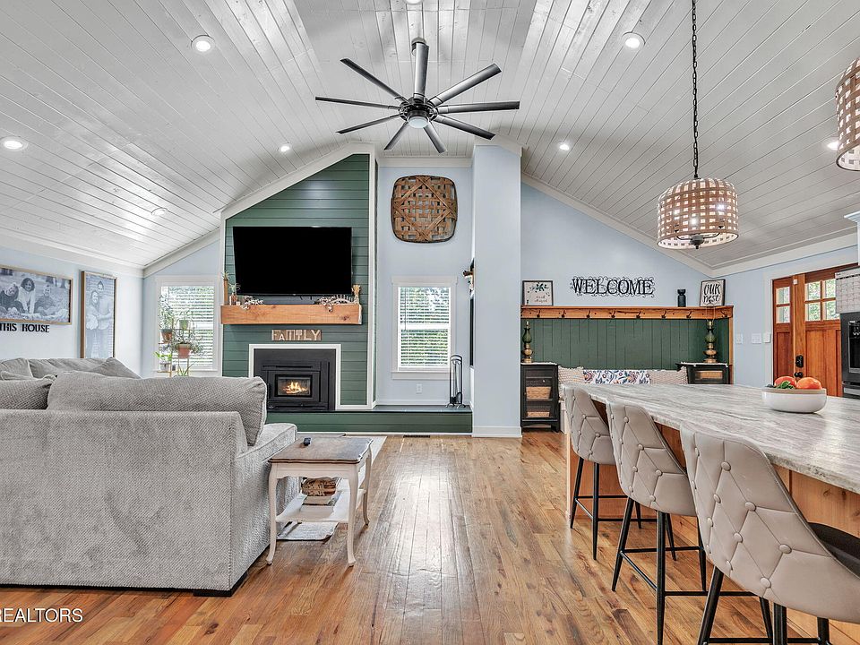 28th image of 328 Ridge Circle Rd