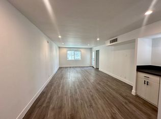 117 N Hamilton Dr APT 205, Beverly Hills, CA 90211