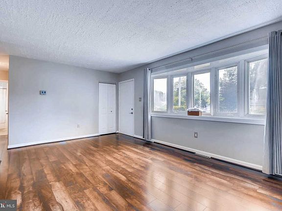 5th image of 333 Stonecastle Ave