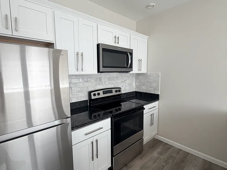 94 Olive St #201 — Photo 4