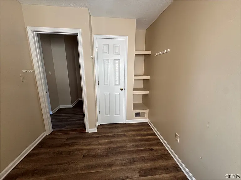 24 W Oneida St — Photo 14