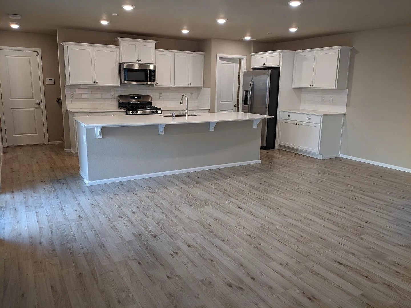 4/2.5 Townhouse for rent in DuPont! — Photo 3