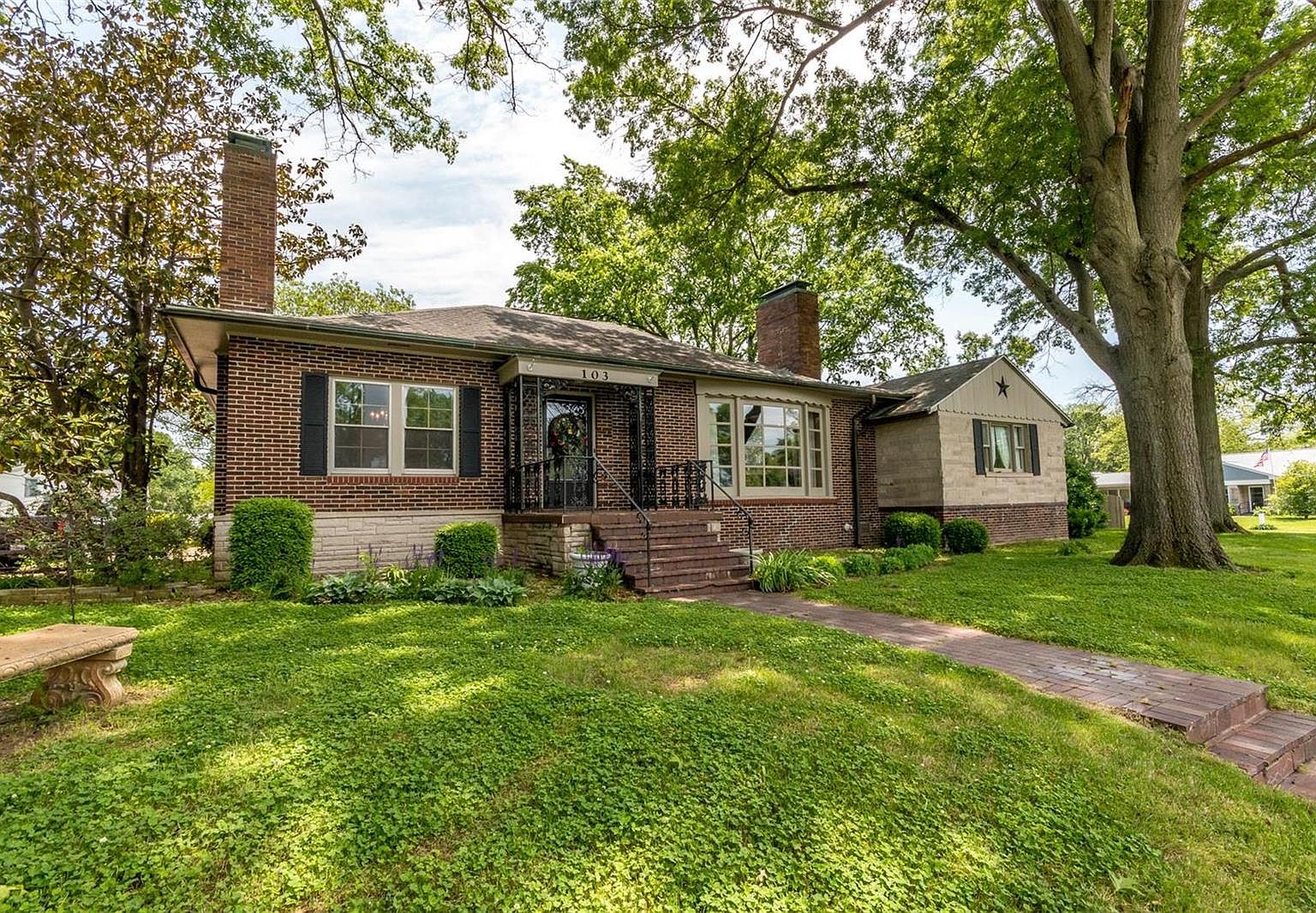 103 N Market St, New Athens, IL 62264 Zillow