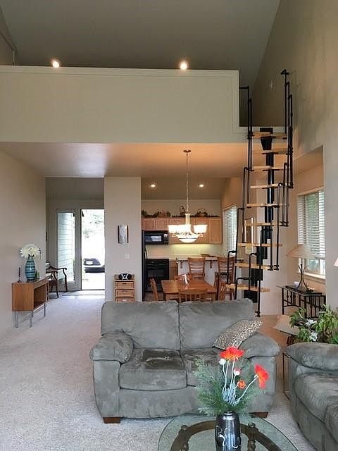 1st image of 10566 Village Loop