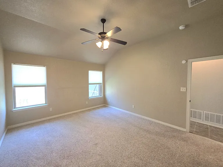 5020 Sean Patrick Gln — Photo 13