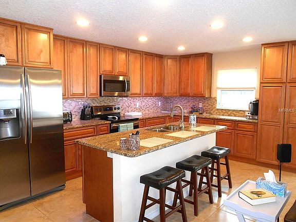 4th image of 655 Weybridge Ct