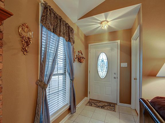 2nd image of 105 Brownlee Ave