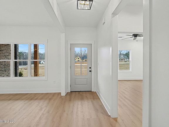 3rd image of 2737 Highwoods Dr