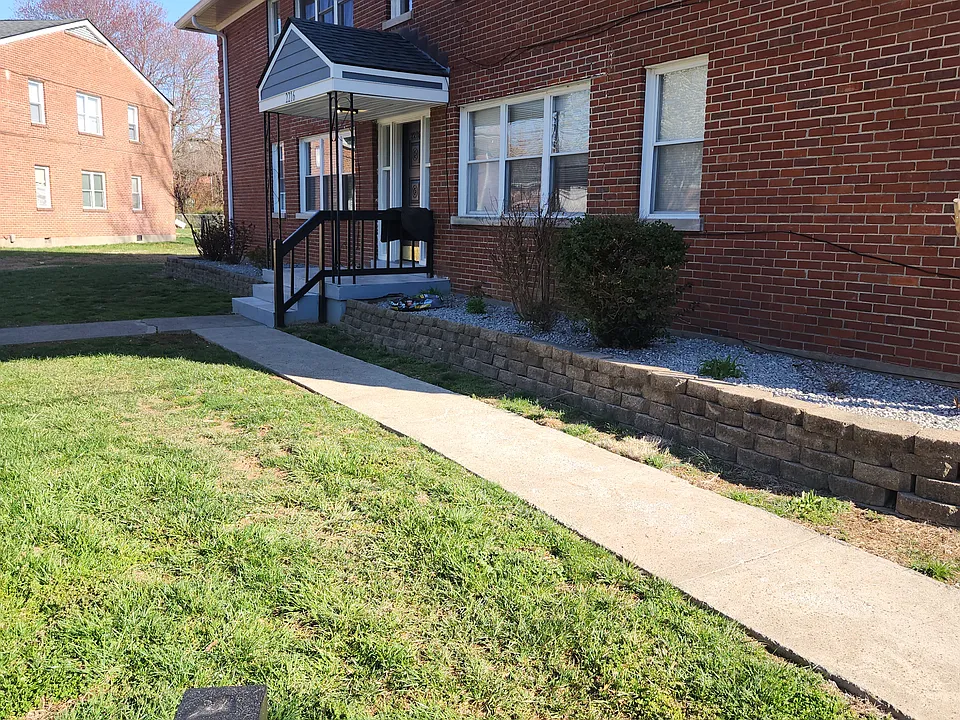 2216 Gerald Ct #4