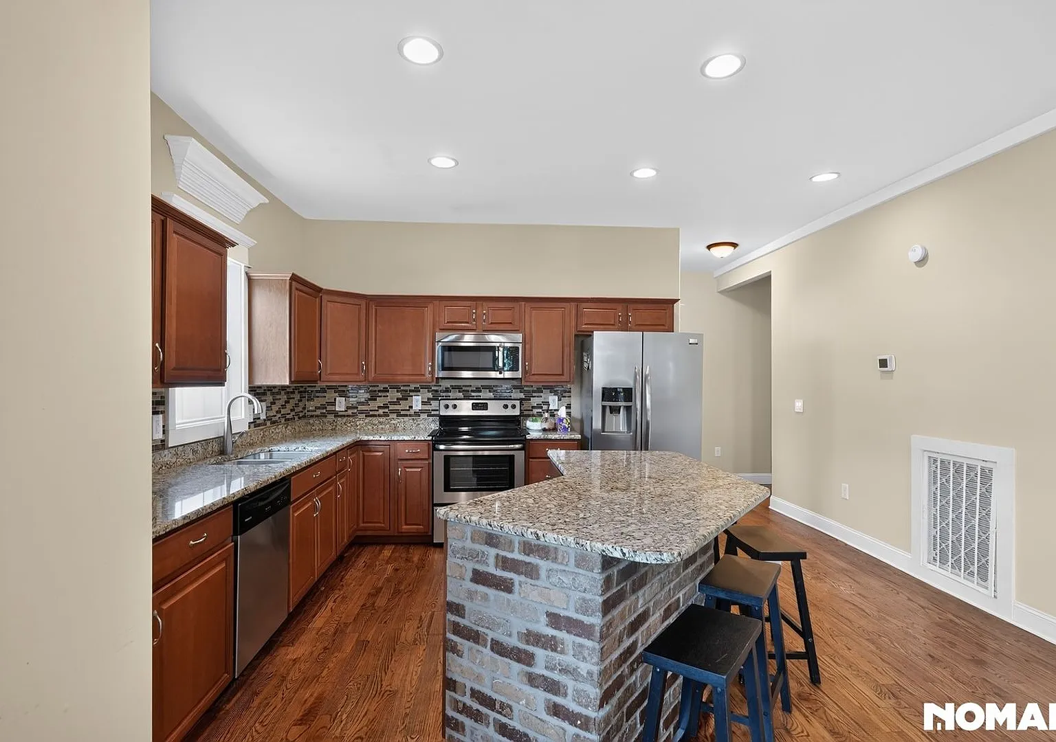 Charming 3BR House in Nashville — Photo 4