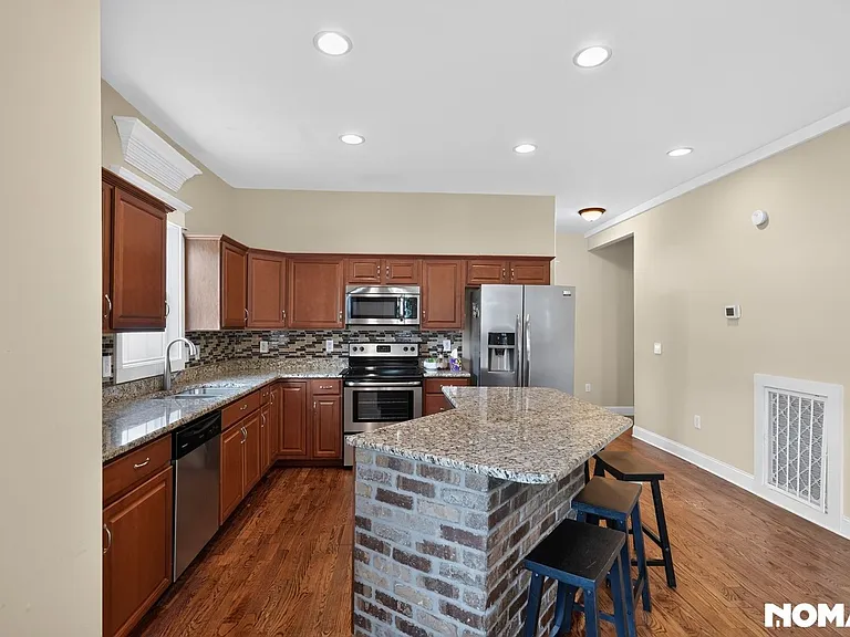 1040 Sharpe Ave — Photo 4