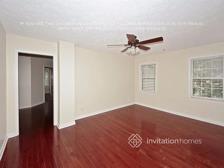 3884 Hunting Ridge Dr SW — Photo 5