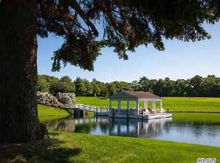8 Canter Ln, Old Westbury, NY