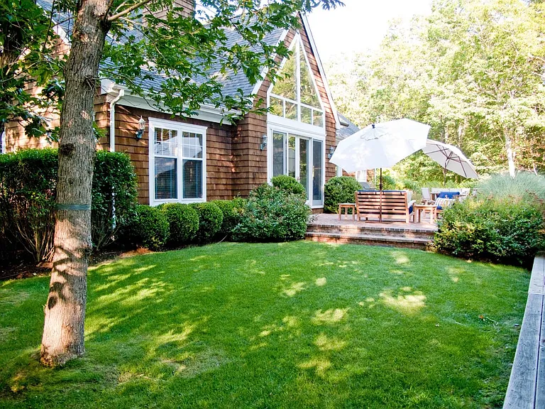 Briarcroft Dr — Photo 2