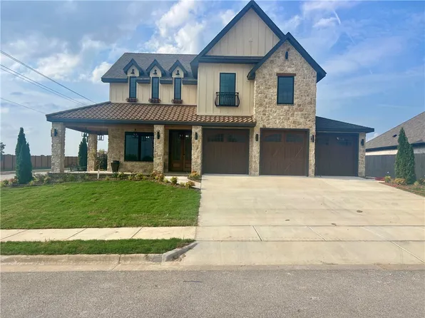 1910 Crump St, Pea Ridge, AR 72751