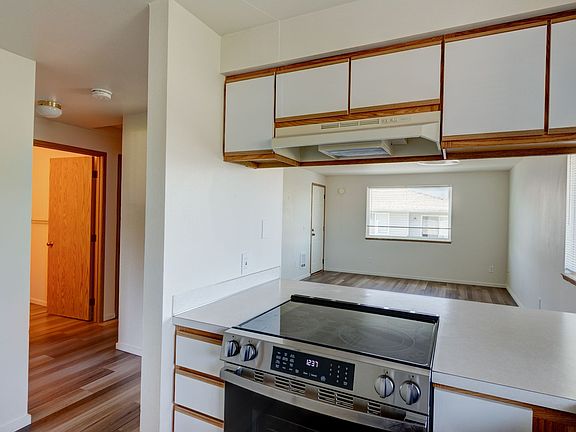 3rd image of 106 S Main St #B4