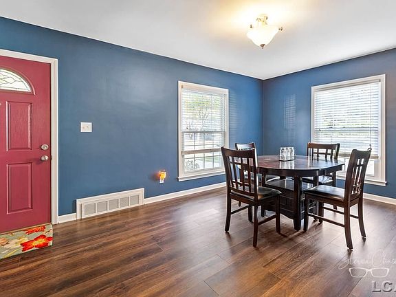3rd image of 305 Herrick Park Dr